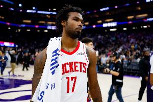 乌度卡：伊森今天的出场时间限制为25分钟 芬尼·史密斯是15分钟