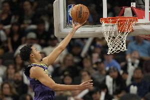 交易价值满满！墨菲12中6拿队内最高24分 三分9中6&另有6板1助1断