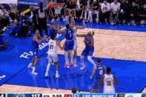 发力了！约基奇抛投不中 篮下一抢四拿下篮板造杀伤