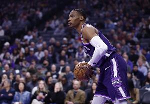 铸就伟大！威少在个人第18+赛季连续三场20+ NBA历史首位控卫