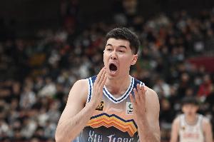 尽力了！阿不都沙拉木9中7高效拿下24分5板3助3断