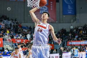 不浪费机会！王少杰首节3中3拿到6分2篮板