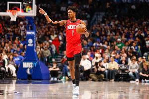 中规中矩！阿门14中6拿到13分9板4助1帽 末节3中3回暖