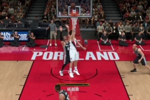 总DNP小杨惹人厌！博主晒游戏视频：杨瀚森打爆球员时的斯普利特