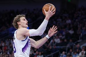 关键5分太硬！马尔卡宁16中11砍29分5板1助3断 三分6中5