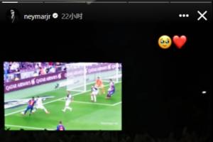 回忆涌上心头！内马尔晒照，与父亲重温巴萨生涯集锦：🥹❤