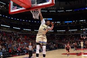 😓字母哥垃圾时间秀大风车惹恼武切 波蒂斯火上浇油引多人冲突