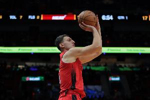 哈克斯：约维奇还有极大成长空间 他为球队注入了全新战术活力