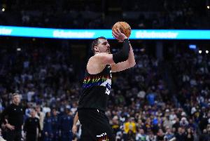 约基奇赛季前31场16次三双 同期超16-17赛季威少&后者42次创纪录