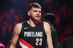 我也能打内线！克林根积极跑位 连送双手重锤暴扣！