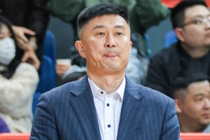 主场不敌广东！山西有现场球迷大喊：“上杜锋”