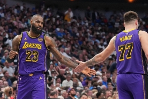 Buha：湖人今日首发曾被火箭打爆 全员健康下范德彪应取代八村塁