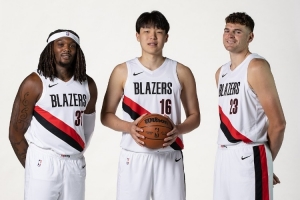 拓记：球队应该不会送走罗威 交易价值有限 里斯&杨瀚森还顶不上