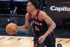 斯科蒂·巴恩斯爆砍23分25板10助 自1980年仅约基奇做到过