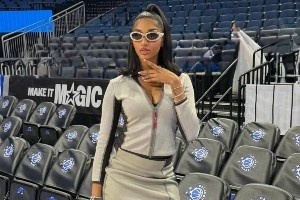 WNBA球星里斯晒魔术场边照：你知道他为什么总能赢了吧？