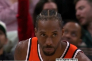 赛季第二个40+！莱昂纳德单挑撤步三分球再中