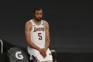 塔克：重来一次还是希望在湖人开启生涯 第三年我和球队构成不搭