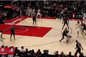 就下了？杨瀚森进攻端掩护犯规&首节2分钟0分2板 克林根替换上场