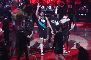 18+18！斯普利特：克林根是全队今晚最好的防守球员 为他感到骄傲