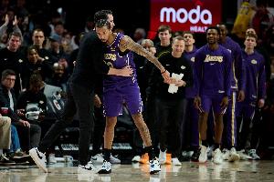 小史密斯：在这个联盟你必须要自信 我可以和最优秀球员一较高下