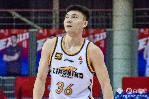 手帝尽力局！鄢手骐首发24分钟 三分6中3&罚球6中6拿到15分2助
