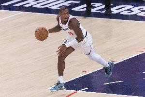 科林斯因病缺阵！邓恩成为快船本赛季至今唯一全勤的球员