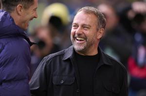 拉波尔塔赞弗里克：他在巴萨适应良好，充满热情且对待球员很细心