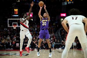 小尼克·史密斯：从小和年龄大的对手打球 懂得打球越简单越好