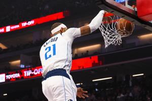 美记：绿军有意在截止日前追求加福德 独行侠会考虑对他的报价