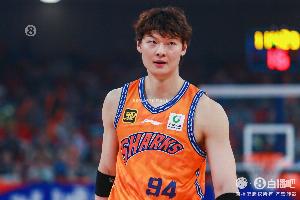 状态可以！王哲林首节3中2拿到7分2篮板 正负值+10