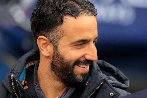 曼晚：预测曼联vs狼队继续四后卫，B费、德里赫特、马奎尔仍缺阵