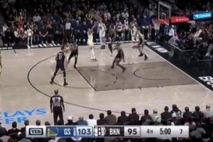 连续贡献！56号秀理查德接球跳投&抢断助攻队员得分