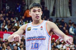 鲁媒：山东全队众志成城终结三连败 谢智杰末节表现抢眼