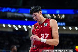 得多攻！周琦8中4拿到12分14板2助1断2帽 6前场板