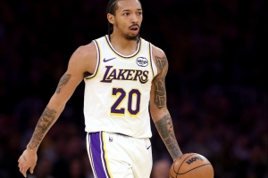 雷迪克：尼克·史密斯想要获得有意义出场时间 须找到攻守平衡点