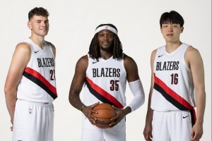 苏群：杨瀚森和罗威打双塔只是权宜之计 开拓者是前锋驱动的球队