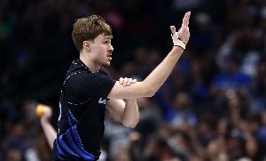 场均19.5分6.4板！独行侠状元秀弗拉格首期投票未进西部前20