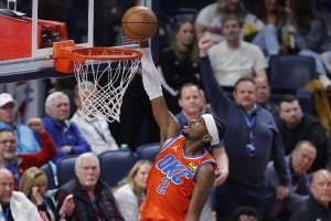 效率无敌！亚历山大突破完成暴扣 半节5投5中得分上双