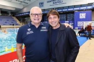 米体：孔蒂周一去看水球比赛，他与意大利水球国家队主帅是好友