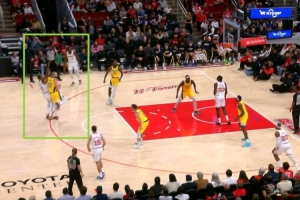 没有升级！杜兰特三分被赫夫犯规 裁判回看未追加判罚