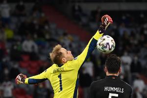 图片报：莱比锡门将古拉茨合同即将到期，总监接下来将与他对话