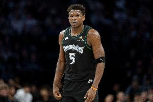 游刃有余！爱德华兹13中9拿到23分4助 正负值+28