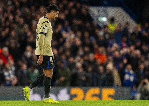 世体：阿劳霍回归训练，现场出现了许多球迷支持阿劳霍的讯息