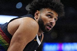 丢失主心骨！约基奇下半场出战成疑 热火打出18-6攻击波拉开分差