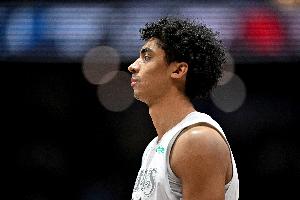 拼尽全力！克里斯蒂12中8空砍全队最高25分 三分7中5