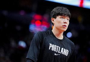 开拓者媒体人：杨瀚森从CBA到NBA需要适应 克林根刚打NBA时也不行