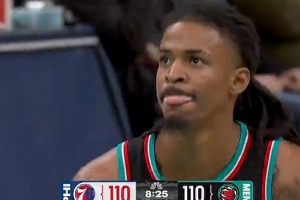 这球好难！莫兰特倚住博纳强突左手上篮2+1 单节4中4砍11分！