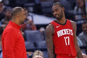 数据无法体现作用！伊森复出后化身奇兵 攻防两端助火箭重回正轨