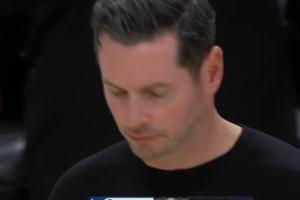 突然断电！东詹连续失误 贾旺特·格林三分命中活塞领先湖人20分