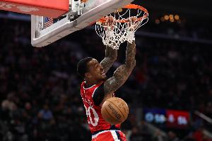 积极性拉满！科林斯复出9投6中 砍下16分5篮板3盖帽&填满数据栏